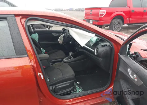 2023 Kia Forte Lxs z USA, uszkodzony, nr VIN 3KPF24AD0PE507401